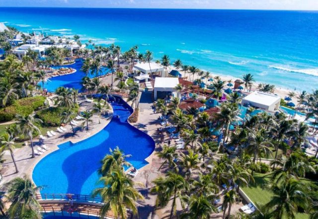 Grand Oasis Cancun hotel near airport