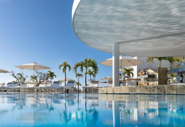 Le Blanc Spa Resort Cancun hotel swimming pool view