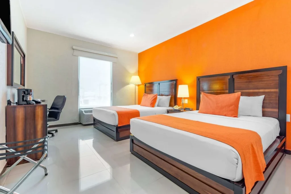 Double guest room at Comfort Inn Cancun Aeropuerto in Cancún, Mexico.