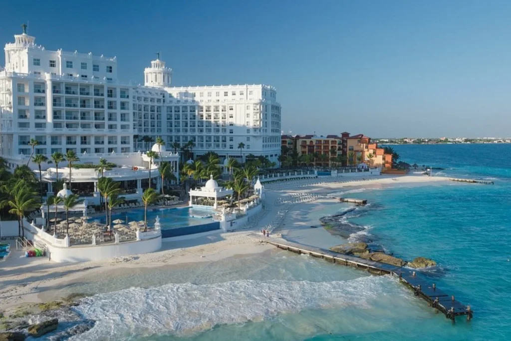 Beachfront Riu Palace Las Americas resort overlooking the Caribbean Sea in Cancun