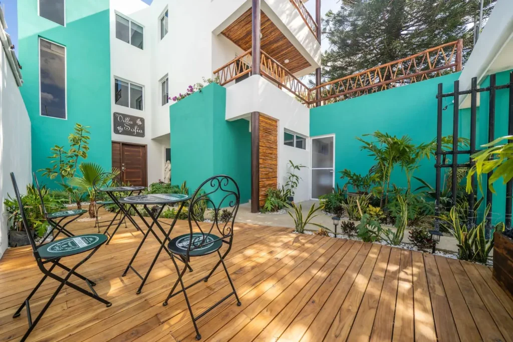 Courtyard terrace at Villa Sofia Holiday Accommodations in Cancún, Mexico.